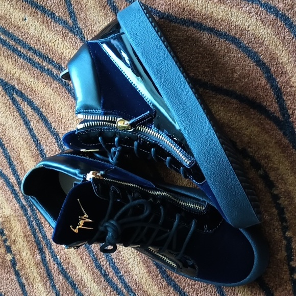 Giuseppe Zanotti - Picture 1 of 4
